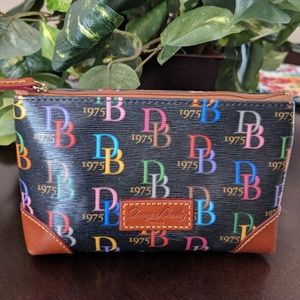 🌸🌸 SOLD🌸🌸Doo & Bourke Black Multi Cosmetic bag